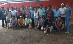 Foto final. Todos los y las asistentes en el Encuentro Interétnico organizado desde APCD